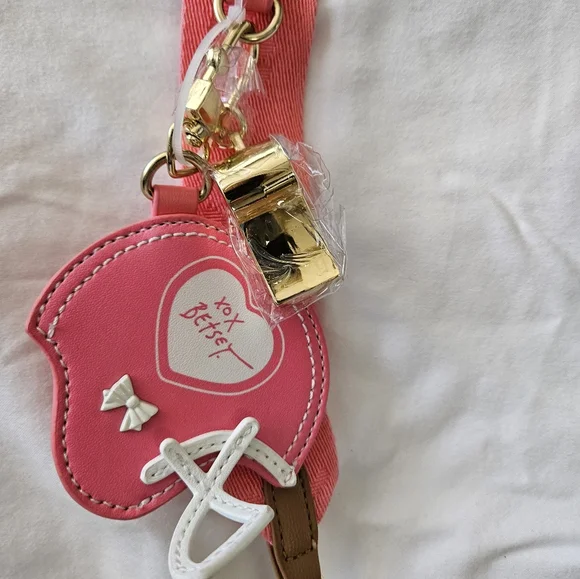 Betsey Johnson xotoss Game Day Football-Shaped Crossbody Bag w /Hangtags Nwt - Picture 5 of 14